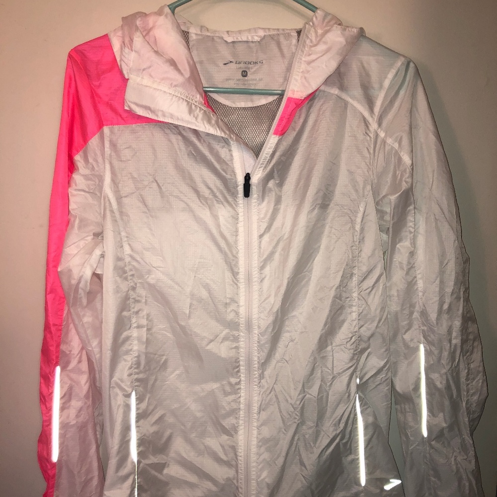 Brooks Women's Running Windbreaker (reflective)